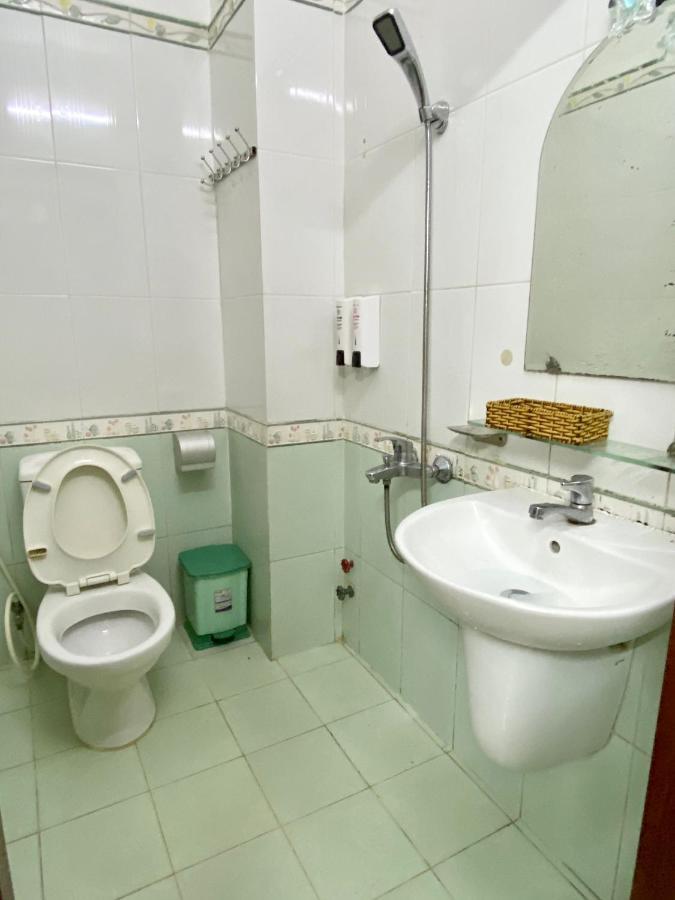 Phuong Huy Hotel Буон Ма Туот Екстериор снимка